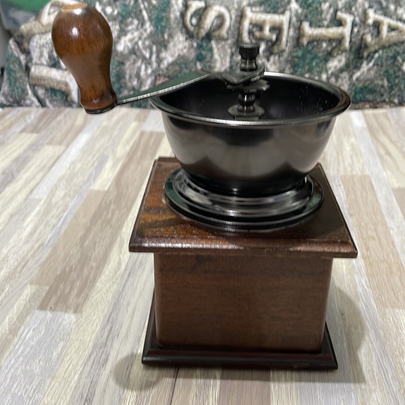 Vintage wooden coffee grinder - Picture 4 of 7